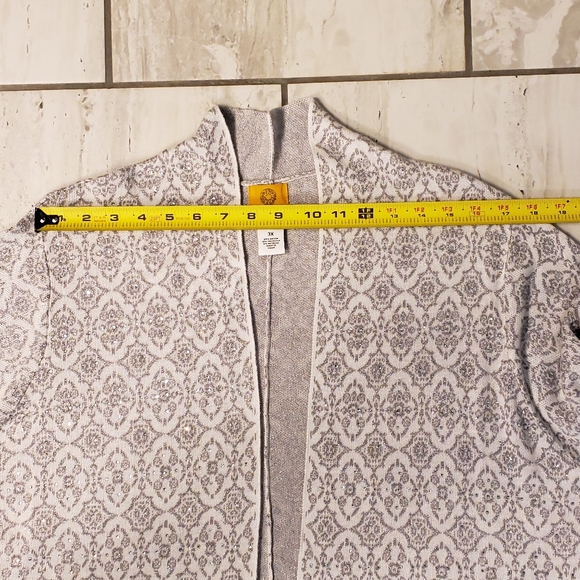 Ruby Rd. Festive Drape Front Cardigan Silver Ombre Pattern 3X - Picture 8 of 8
